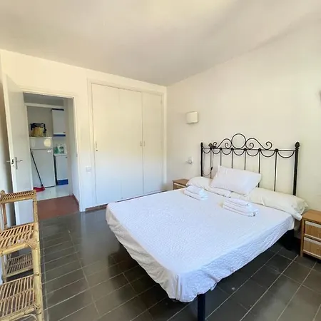 En Cala Privada Girona